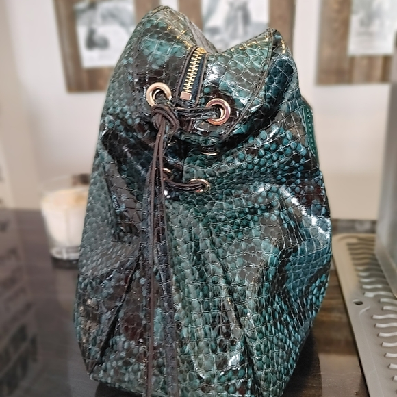 Guess bag, lightly used - Picture 2 of 5